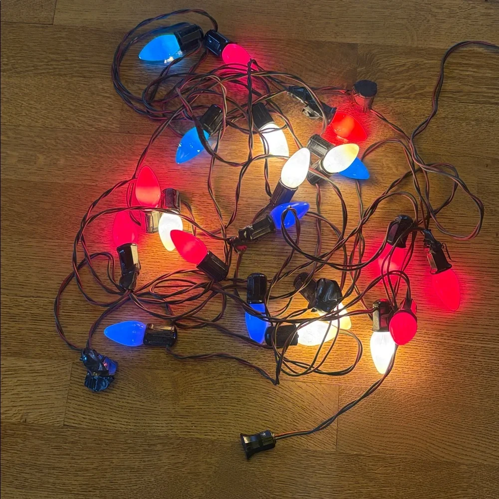 Vintage 50s-60s Christmas Red White and Blue 24 Light Strand Size C9